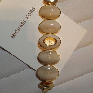 Mk watch